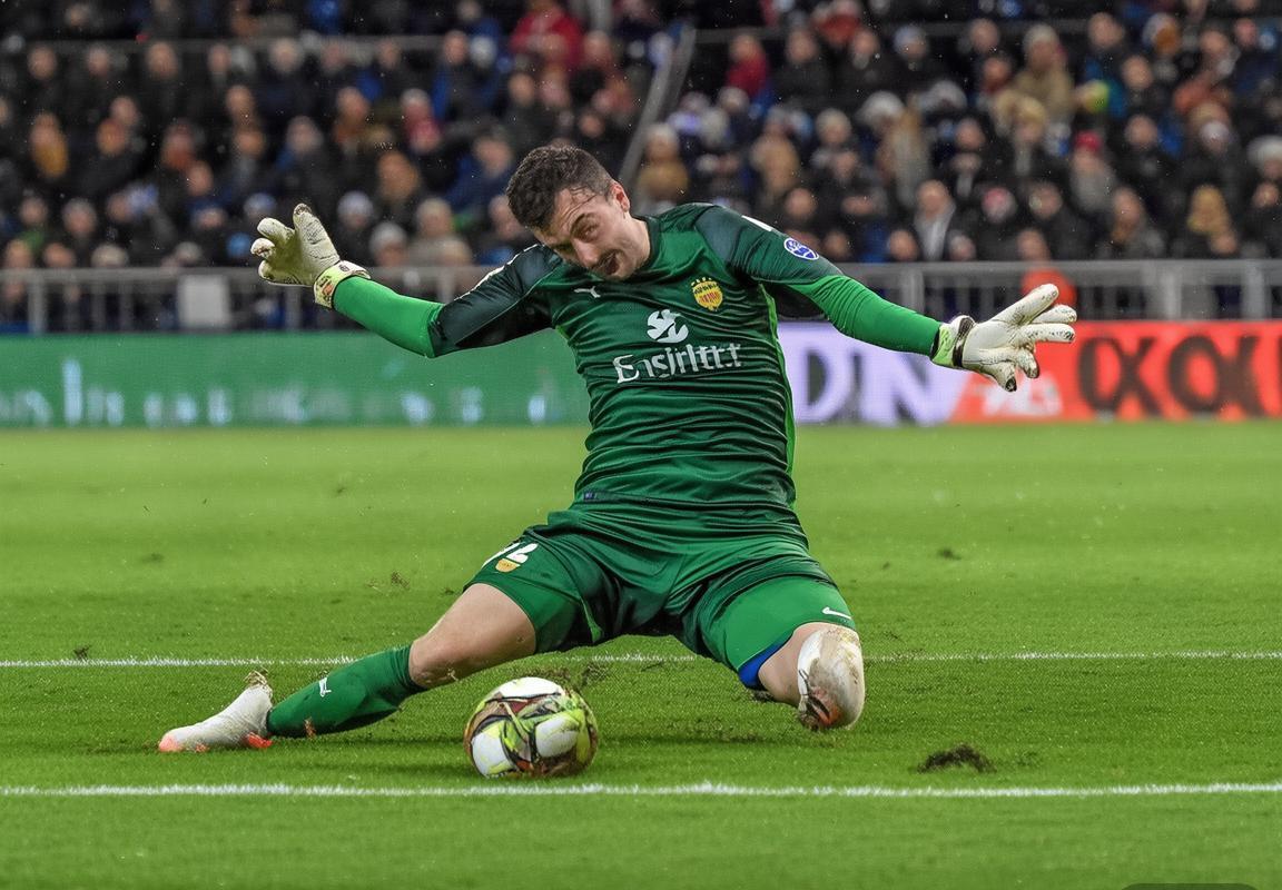 特尔施特根伤缺影响几何？解析巴塞罗那门将位置策略与佩尼亚表现及冬季转会窗动向